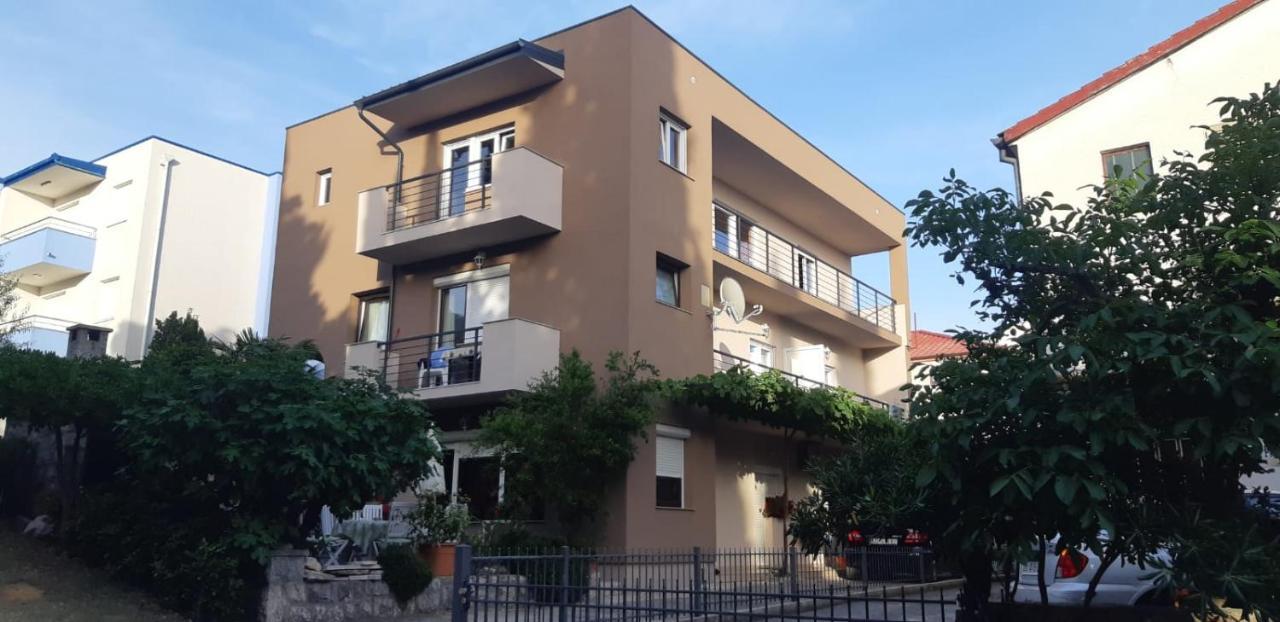 Apartmani Mille スタリグラード エクステリア 写真