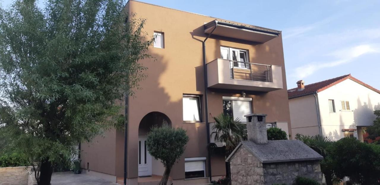Apartmani Mille スタリグラード エクステリア 写真