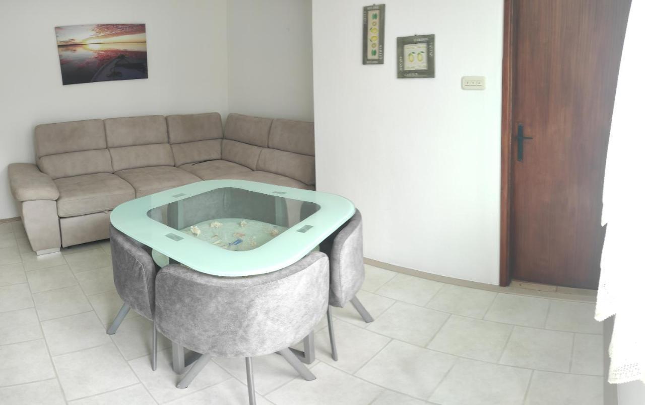 Apartmani Mille スタリグラード エクステリア 写真